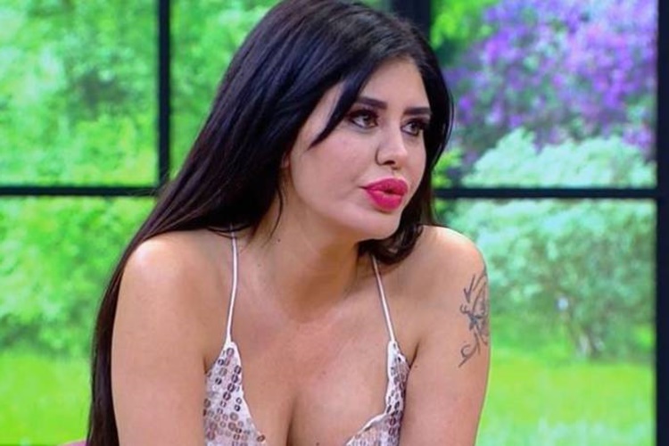 Tuğçe Sarıkaya ve Ebru Polat Kardeş Mi?