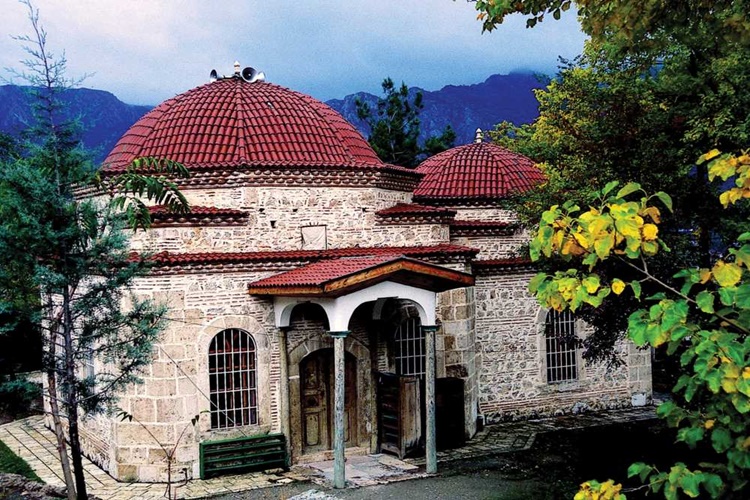 Türbe ile Kümbet Arasındaki Fark Nedir?
