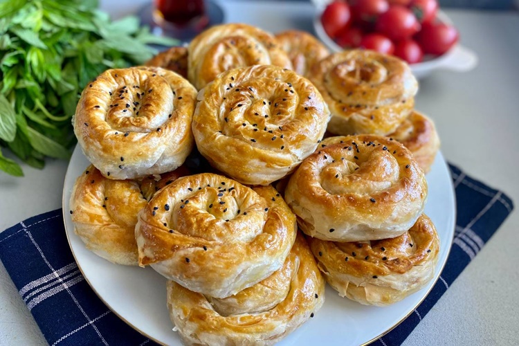 Üçgen Börek Kaç Dakikada Pişer?
