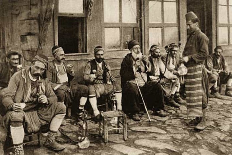 Ülkemizde İlk Kimlik Belgesi Hangi Padişah Döneminde Düzenlenmiştir?