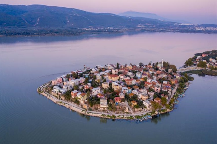 Uluabat Gölü Açık Havza Mıdır?