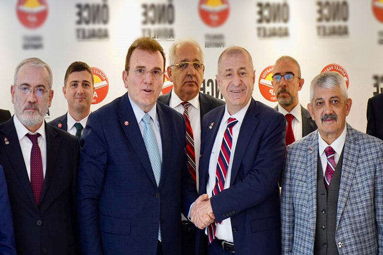 Ümit Özdağ Boyu Kaçtır?