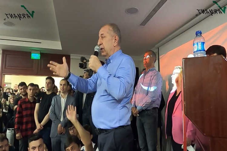 Ümit Özdağ Doktor Mu?
