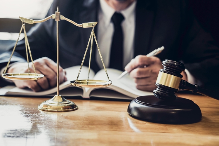 Üniversite Adalet Mezunu Ne İş Yapar?