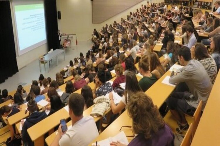 Üniversite Kayıt Dondurma Kredi Kesilir Mi?