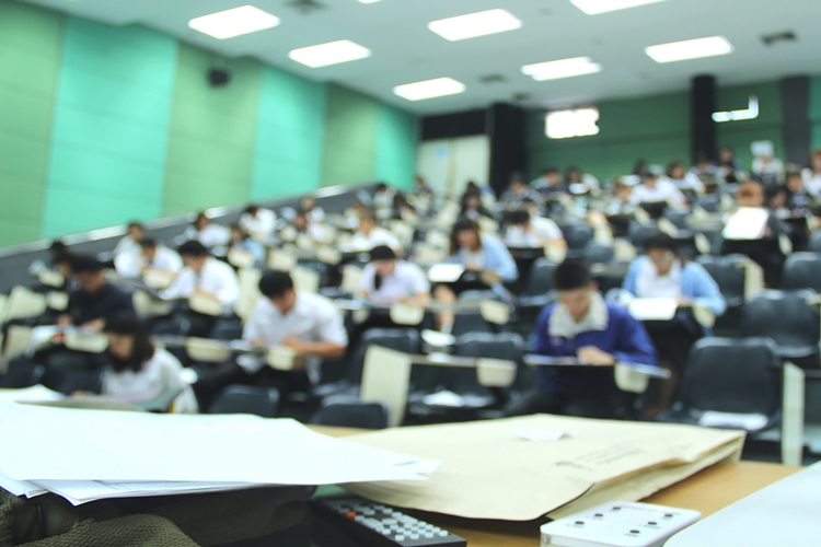 Üniversitede Devamsızlıktan Kalınca Kayıt Silinir Mi?