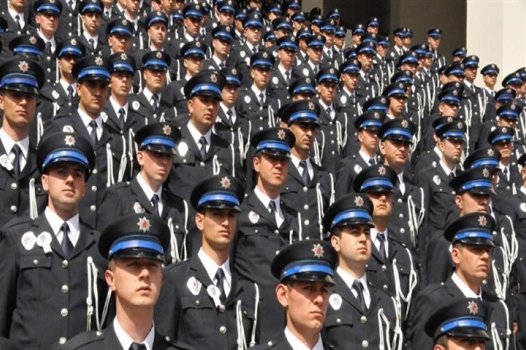 Üniversitede Uzaklaştırma Almak Polisliğe Engel Mi?