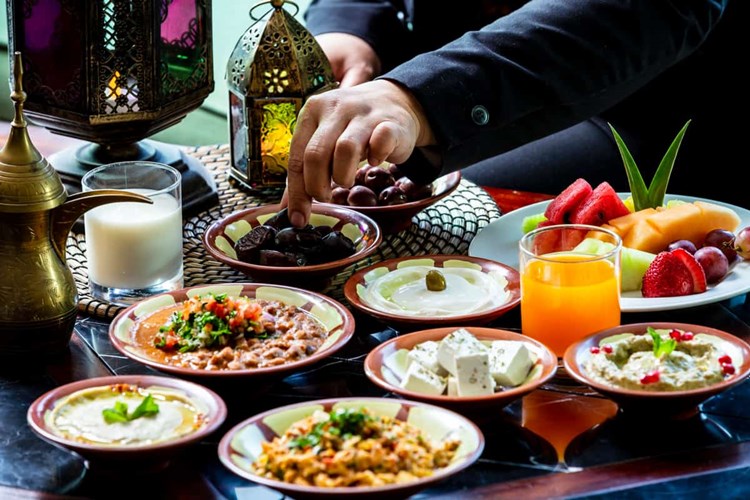 Unutarak Yemek İçmek Orucu Bozar Mı?