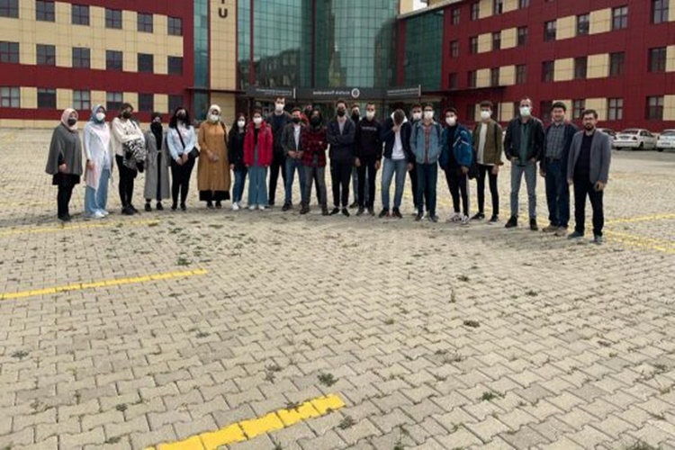 Uygulamalı Bilimler Fakültesinde Hangi Bölümler Var?