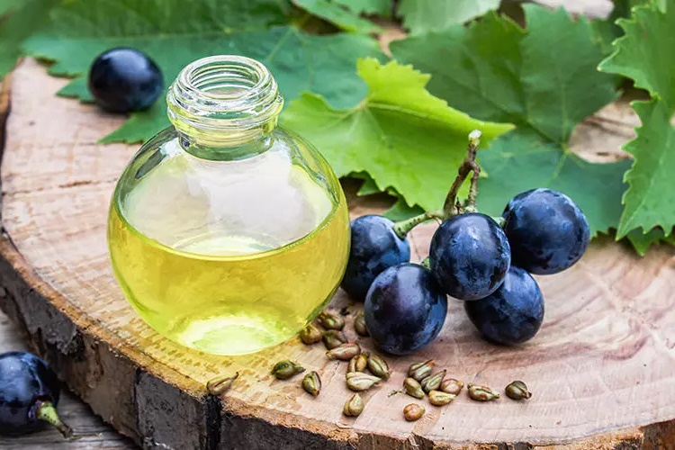 Üzüm Çekirdeği Yağı Kaşa Sürülür Mü?