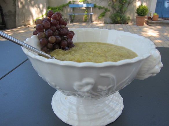 Üzüm Hoşafı Düdüklüde Kaç Dakikada Pişer?
