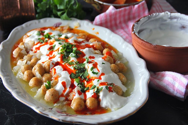 Valigülü Köftesi Nereye Ait Bir Yemektir?