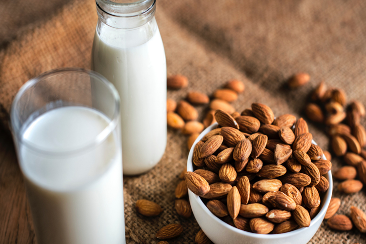 Vegan Süt Lekesi Nasıl Çıkar?