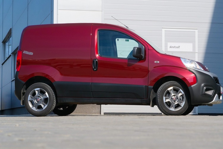 Verimli Motoru ile İşlevsel Kullanım Sunan Fiat Fiorino Hakkında Merak Edilenler Nelerdir?