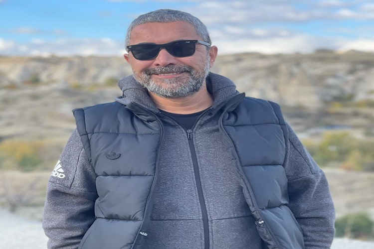 Veyis Ateş Evli Midir?