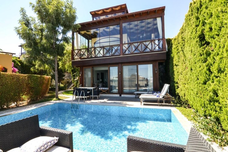 Villa Isıtmalı Havuz Nedir?