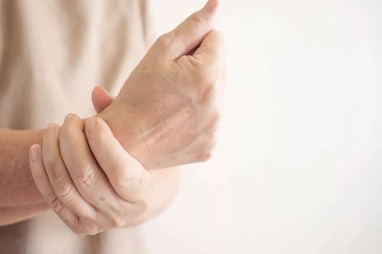 Vitamin Eksikliği El Titremesi Yapar Mı?
