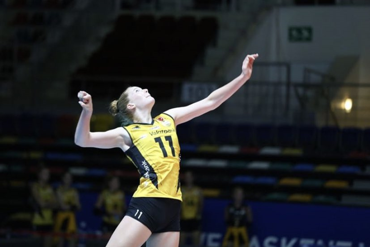 Voleybolda Servis Atamayan Mevki Hangisidir?