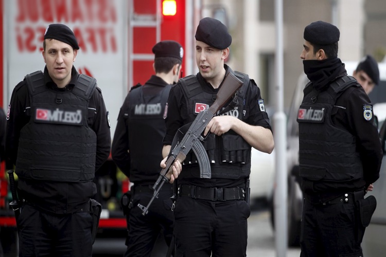 Yabancı Uyruklu Polis Olabilir Mi?