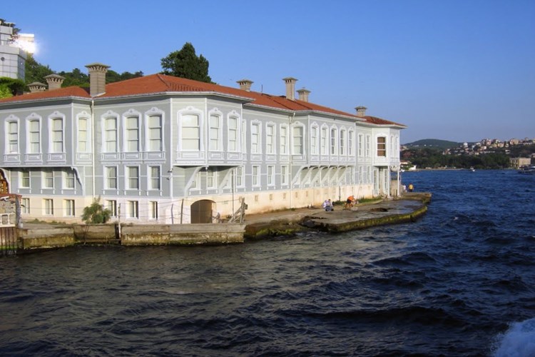 Yalı Dairesi Nedir?