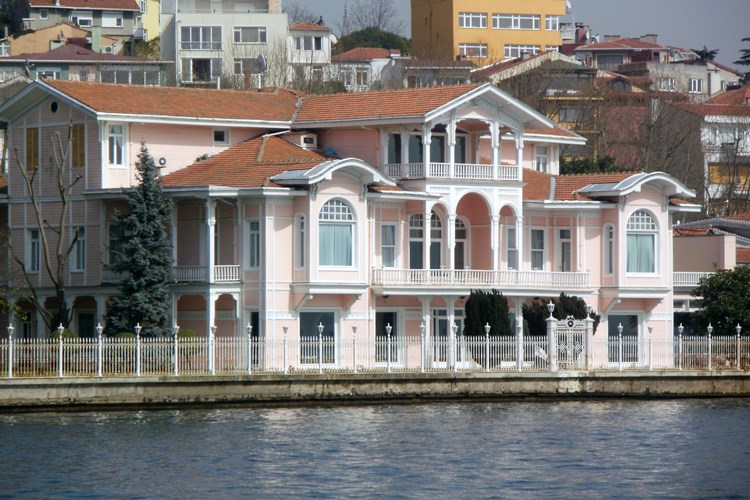 Yalı Mazotla Mı Isınır?