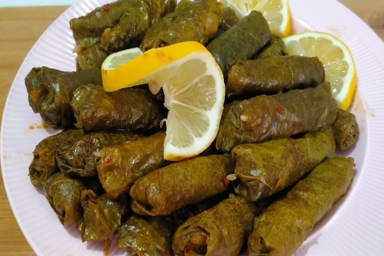 Yaprak Sarması Neden Siyahlaşır?