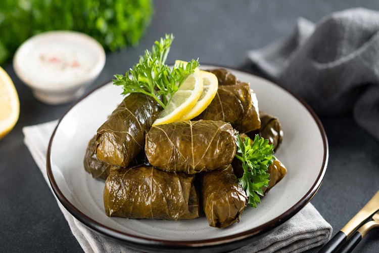 Yaprak Sarmasının Yanına Ne Gider?