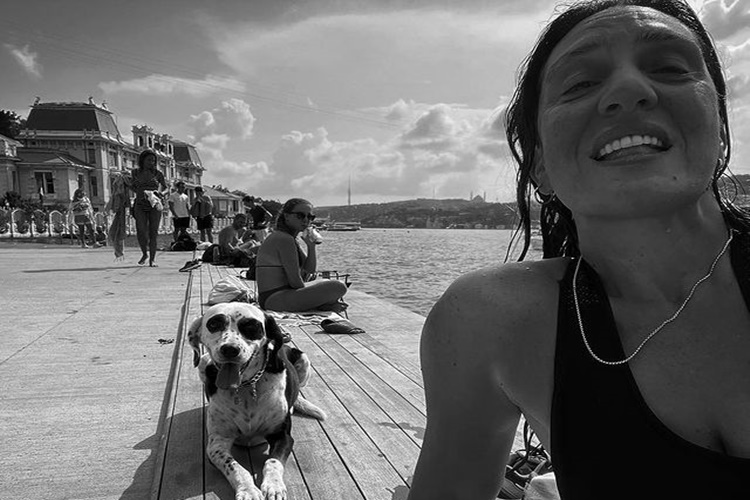 Yasemin şefik Hangi Radyoda?