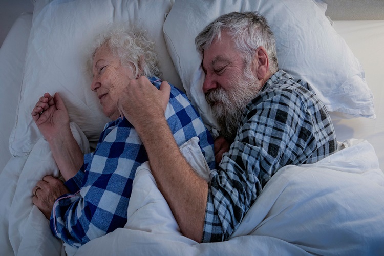 Yaşlılar Neden Çok Uyur?