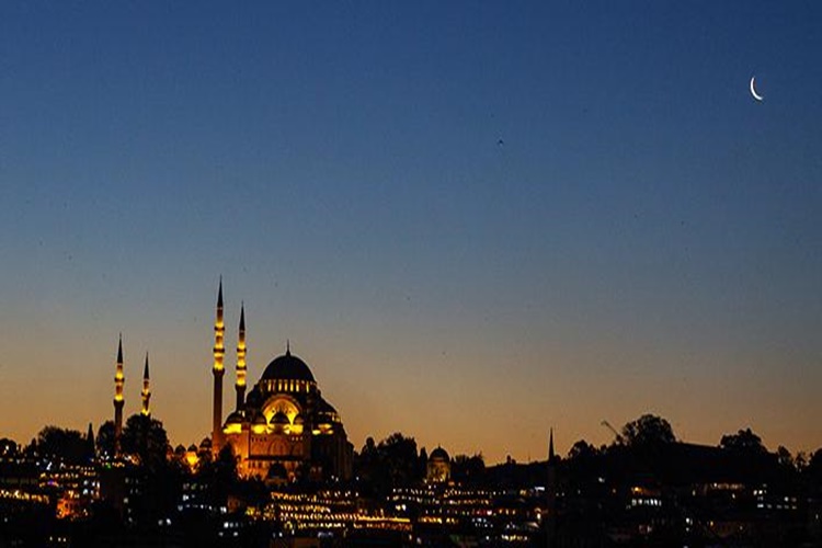 Yatsı Namazı 12'den Sonra Nasıl Niyet Edilir?