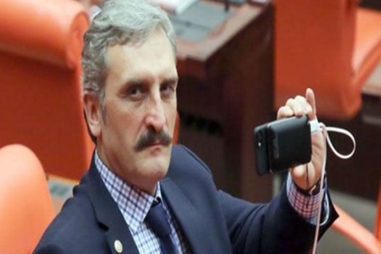 Yeliz Konuşuyor Ne Demektir?
