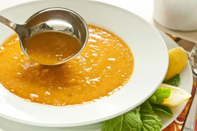 Yeşil Mercimek Çorbasına Ne Konur?