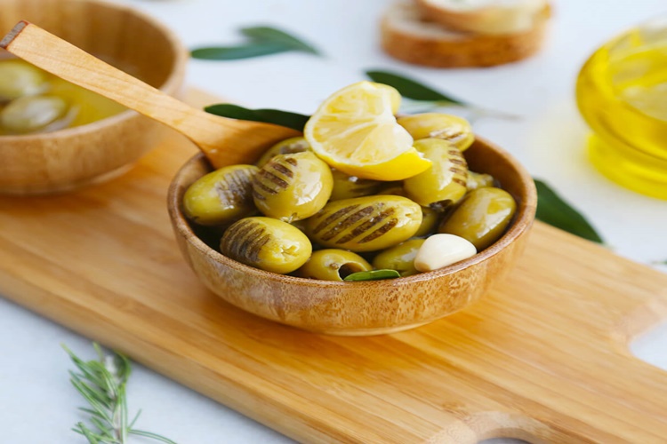 Yeşil Zeytin Çizmeden Nasıl Yapılır?