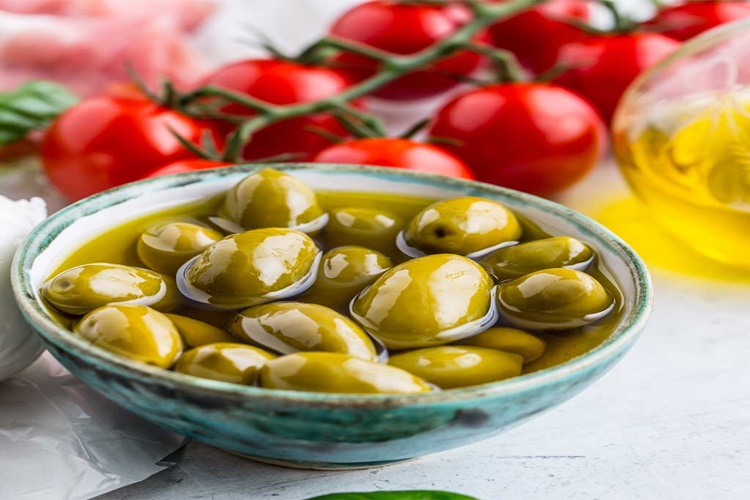 Yeşil Zeytin Hangi Ayda Toplanır?