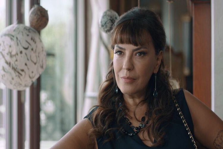 Yeşim Salkım Nerede Oturuyor?