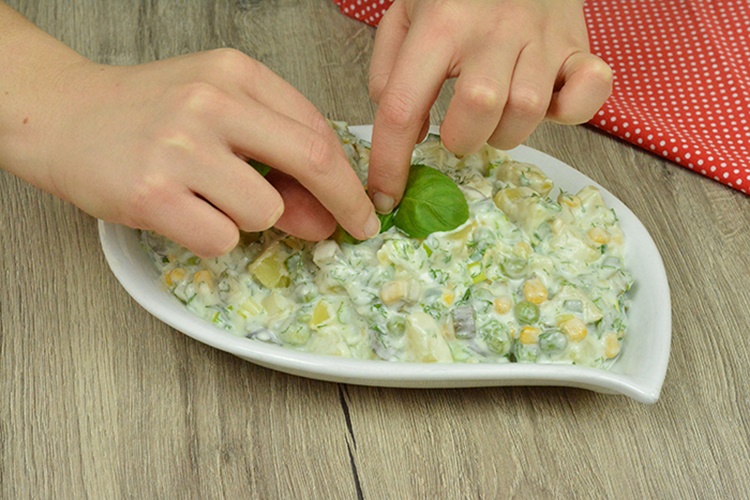 Yoğurtlu Patates Salatası Bir Gün Önceden Yapılır Mı?