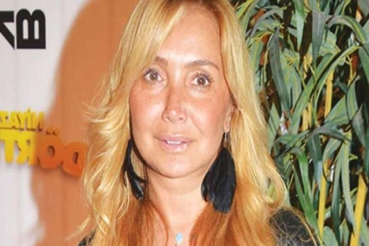 Yonca Evcimik Evli Mi?