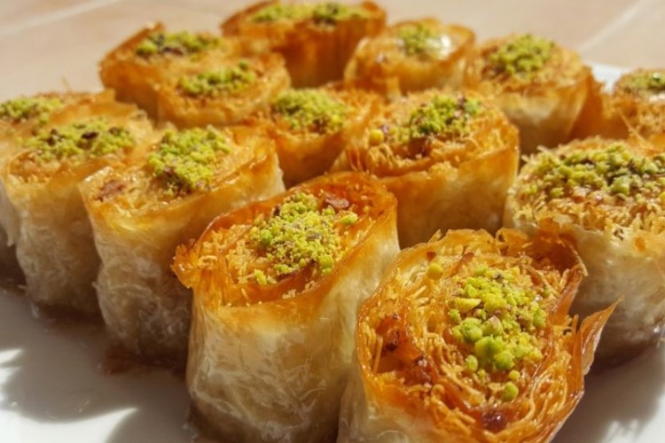 Yufkalı Kadayıf Sarması Nasıl Yapılır?