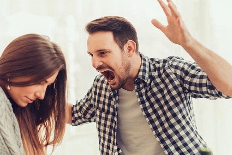 Yükselen Burcu Aslan Olan Koç Erkeği Olumsuz Özellikleri?
