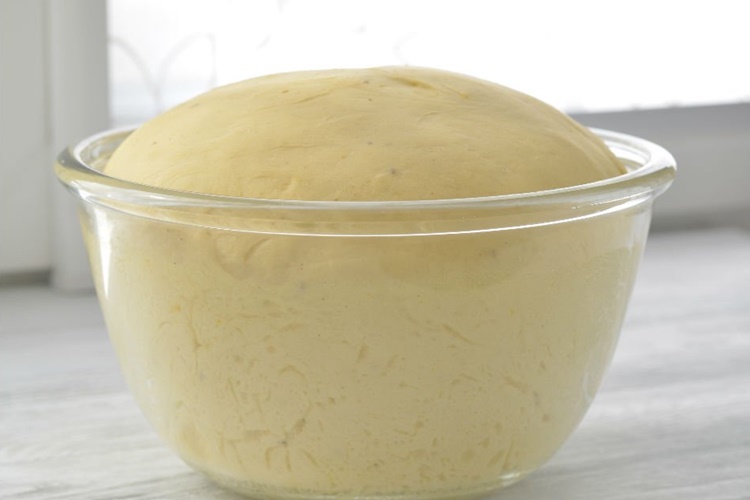Yumurtalı Mayasız Hamur Dolapta Kaç Gün Bekler?