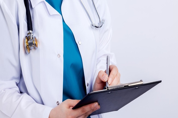  Yüz Felci İçin Hangi Doktora Gidilir?