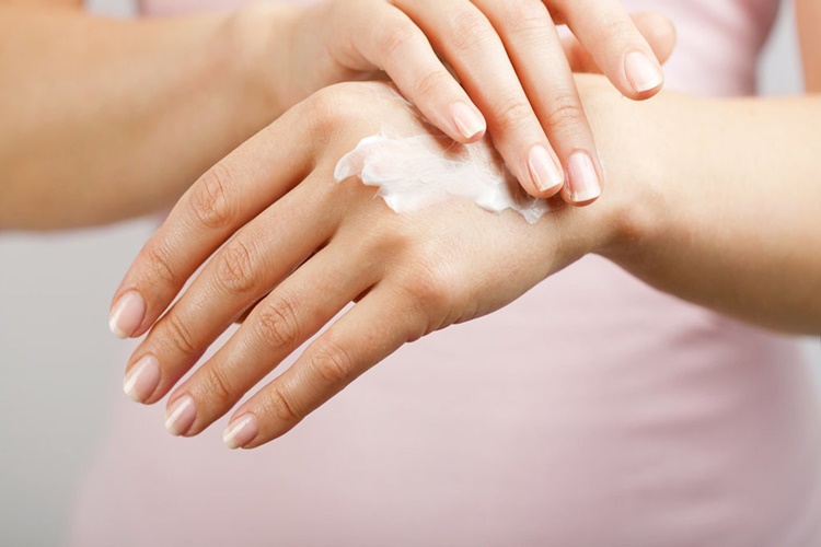 Yüz Kremi Nasıl Yapılır?