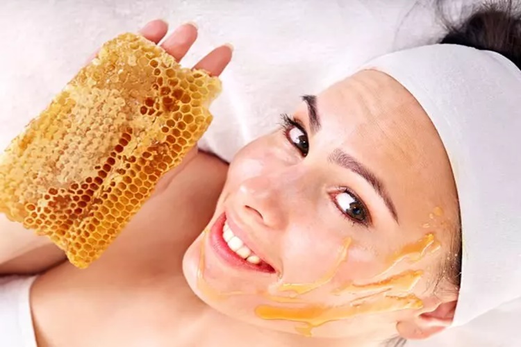 Yüze Bal Sürmek Tüylenme Yapar Mı?