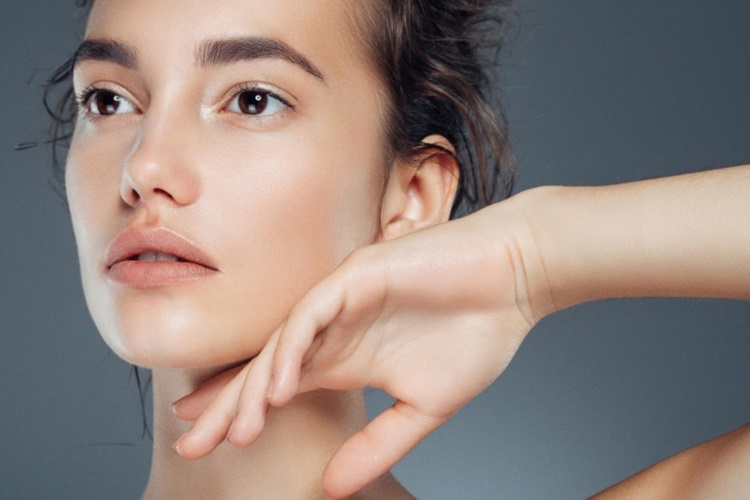 Yüze Sarımsak Sürmek Tüylenme Yapar Mı? - Güncel Oku