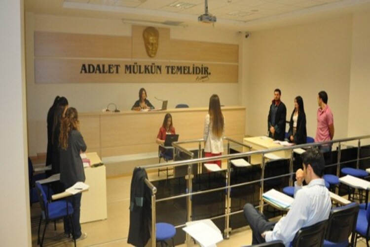Zabıt Kâtibi Nasıl Giyinir?