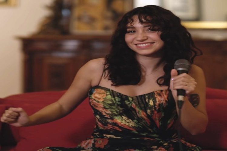Zeynep Bastık Nasıl Ünlü Oldu?