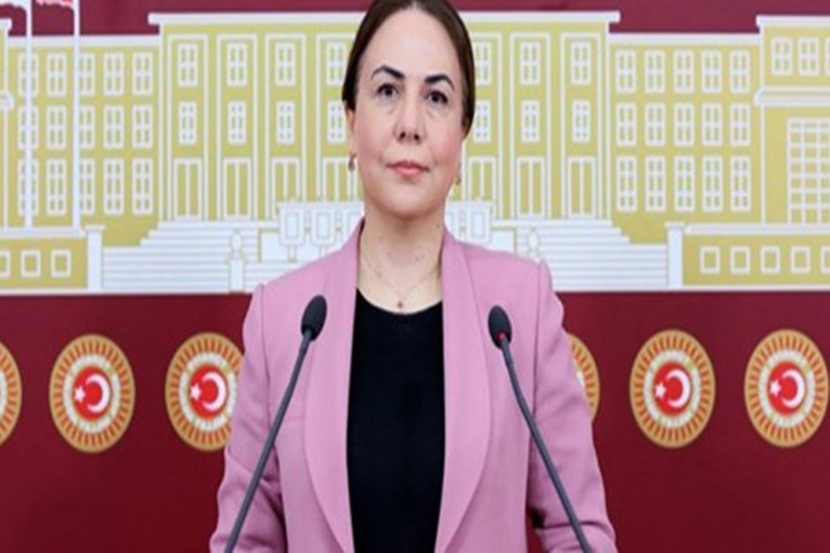 Zeynep Gül Yılmaz Hangi Partili?