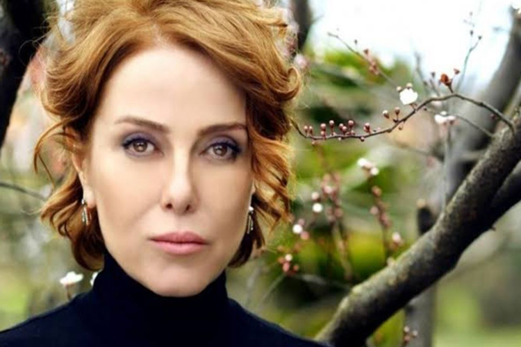 Zuhal Olcay’ın Burnu Estetik Mi?
